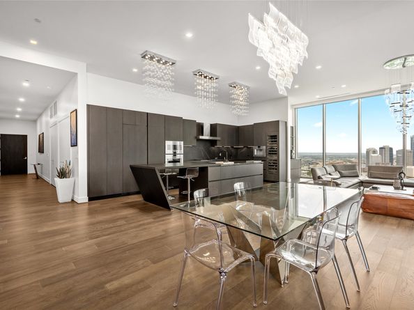 1711 Allen Parkway 3302, Houston TX 77019