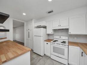 6601 Sands Point Drive 47, Houston TX 77074