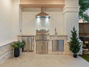 611 N Live Oak Street, Houston TX 77003