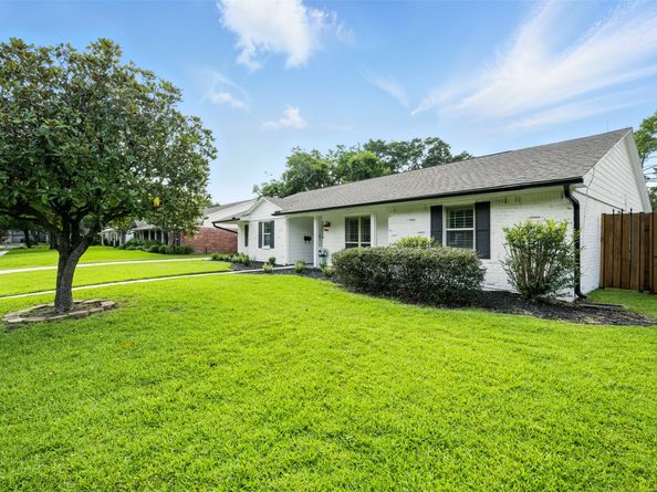 10718 Chevy Chase Drive, Houston TX 77042