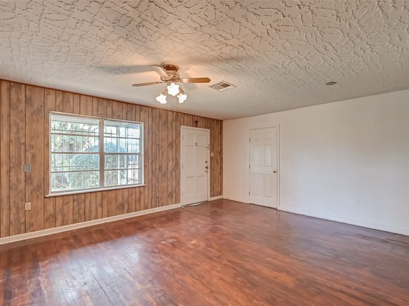 4905 Brinkley Street, Houston TX 77033