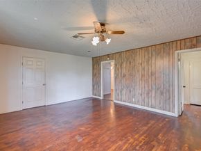 4905 Brinkley Street, Houston TX 77033