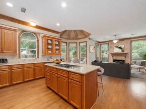 10 E Rock Wing Place, The Woodlands TX 77381