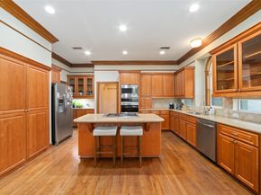 10 E Rock Wing Place, The Woodlands TX 77381