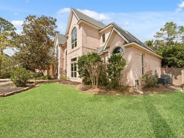 10 E Rock Wing Place, The Woodlands TX 77381