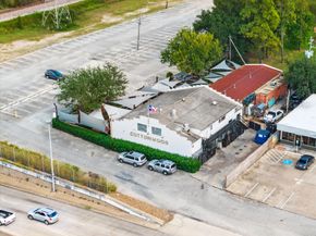1050 W 42nd Street, Houston TX 77018