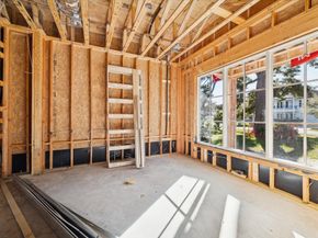 1050 W 42nd Street, Houston TX 77018