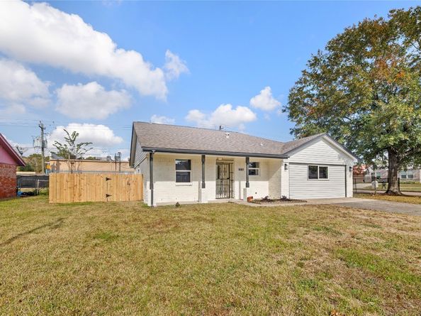 10027 Valley Sun Drive, Houston TX 77078