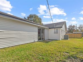 10027 Valley Sun Drive, Houston TX 77078