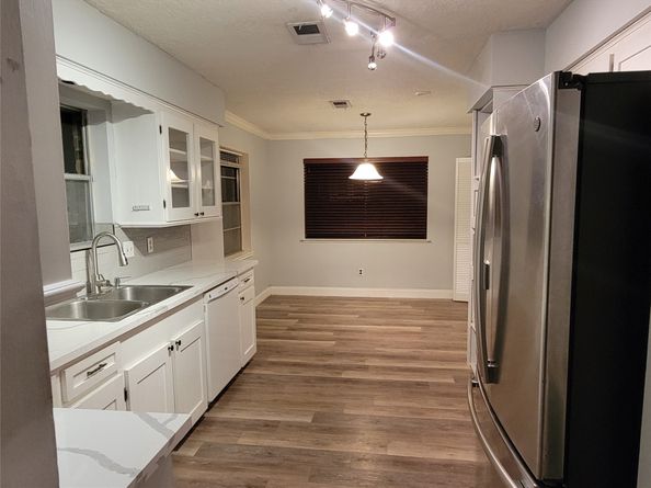 1918 Crystal Springs Drive, Houston TX 77339