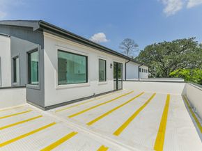 3720 Ella Boulevard, Houston TX 77018