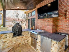 2118 Woodland Drive, Richmond TX 77406