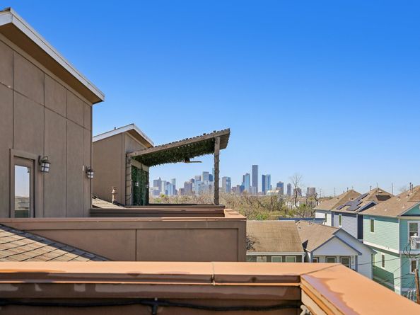 209 Burr Street C, Houston TX 77011