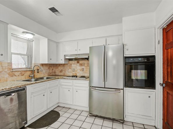 10614 Faircroft Drive, Houston TX 77048