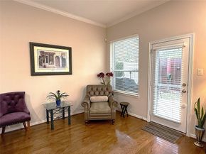 1446 Sherwood Park Circle, Houston TX 77043