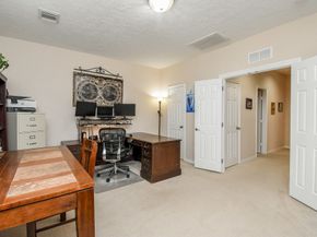 1446 Sherwood Park Circle, Houston TX 77043