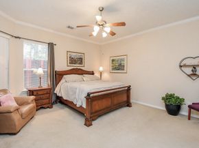 1446 Sherwood Park Circle, Houston TX 77043