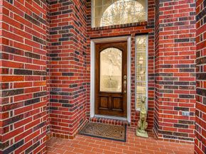 1446 Sherwood Park Circle, Houston TX 77043