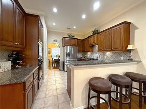 1446 Sherwood Park Circle, Houston TX 77043