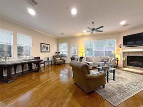 1446 Sherwood Park Circle, Houston TX 77043