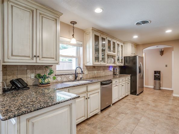 2608 Hartwood Drive, Fort Worth TX 76109