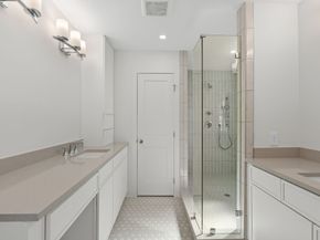 1011 W Cottage Street, Houston TX 77009