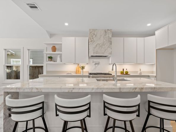 1011 W Cottage Street, Houston TX 77009