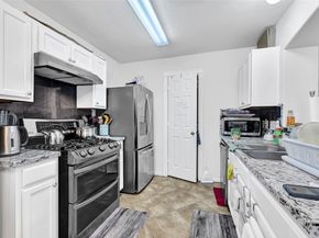 7826 Dairy View Lane, Houston TX 77072