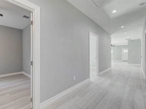 6705 Roanoke St, Houston TX 77028