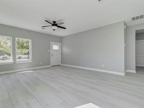 6705 Roanoke St, Houston TX 77028