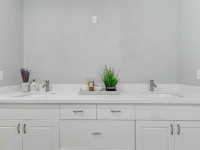 6705 Roanoke St, Houston TX 77028