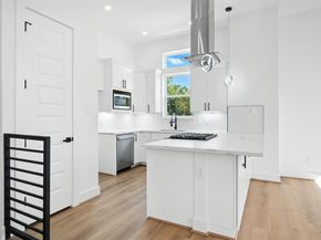 1913 Hoskins Drive D, Houston TX 77080
