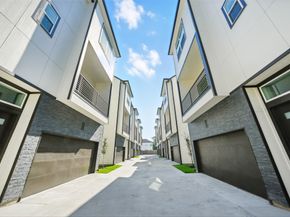 1913 Hoskins Drive D, Houston TX 77080