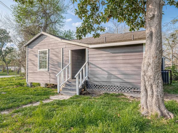 8304 Darien Street, Houston TX 77028