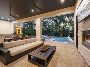 78 S Badger Lodge Circle, The Woodlands TX 77389