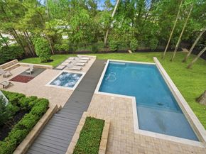 78 S Badger Lodge Circle, The Woodlands TX 77389