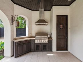 3803 Drake Street, Houston TX 77005