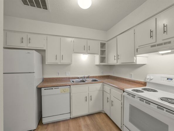 1917 Augusta Drive A2, Houston TX 77057