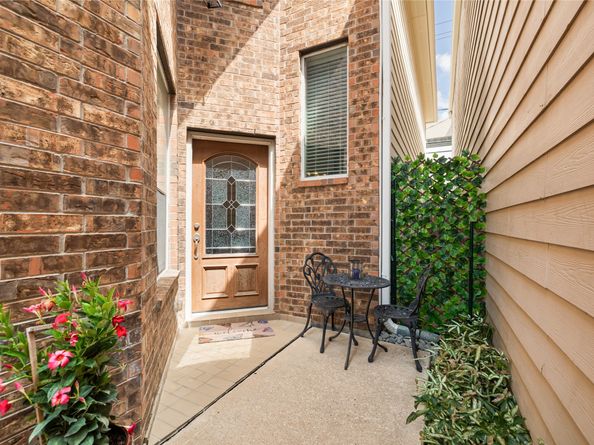 2632 Couch Street, Houston TX 77008
