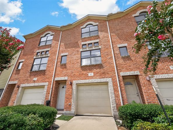3501 Link Valley Drive 303, Houston TX 77025