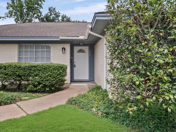 8223 Gulf Tree Lane, Houston TX 77075
