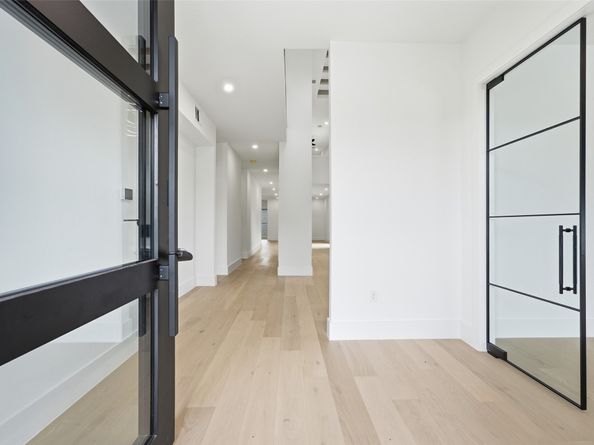 519 W 30th Street, Houston TX 77018