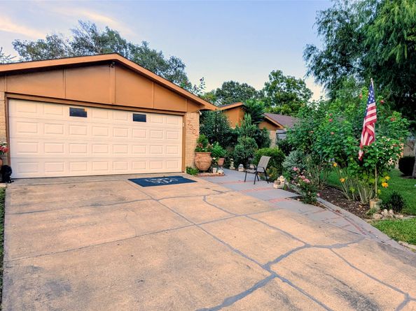 7307 La Granada Drive, Houston TX 77083