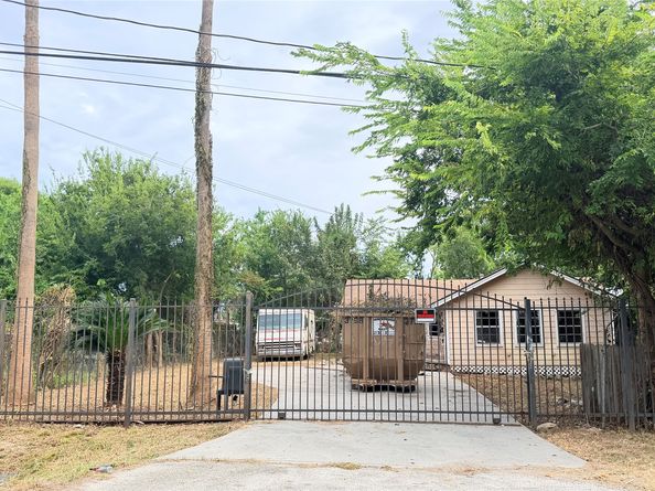 14045 Corpus Christi Street, Houston TX 77015