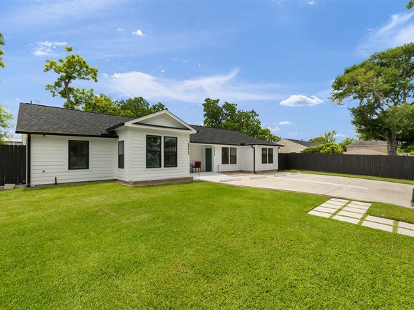 6004 Bois D Arc Street, Houston TX 77087