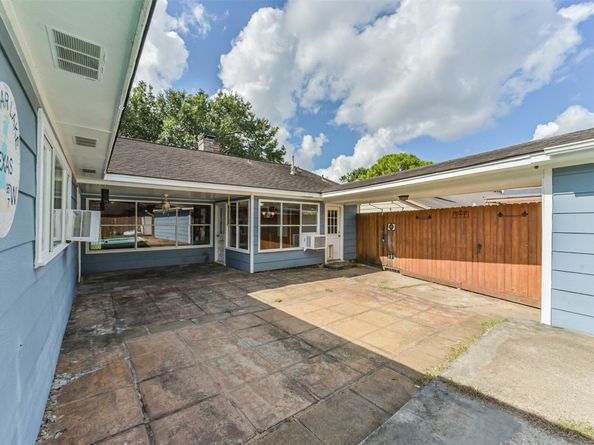16511 Clearcrest Drive, Houston TX 77059