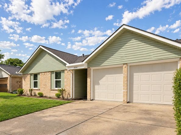 5614 Briarwood Forest Drive, Houston TX 77088