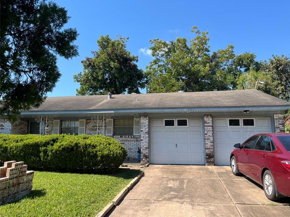 13026 Glenwyck Street, Houston TX 77045