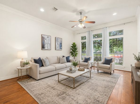 9036 Lakes At 610 Drive, Houston TX 77054