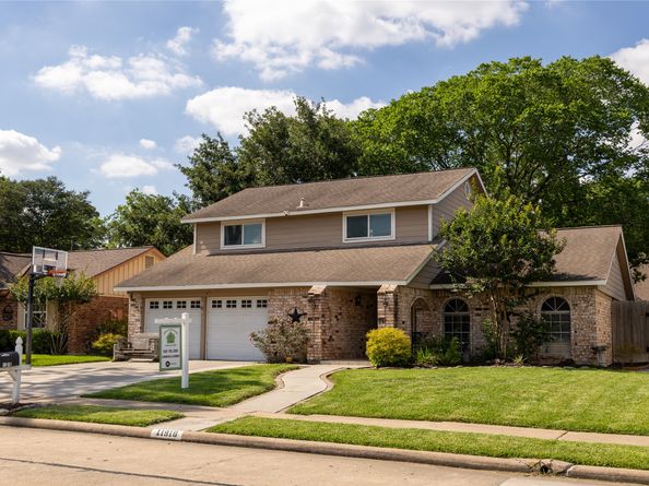 11918 Dorrance Lane, Meadows Place TX 77477
